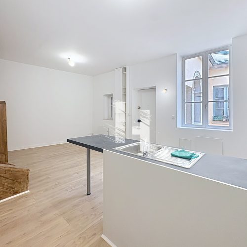 69002 - 6 - 19_cover.jpg