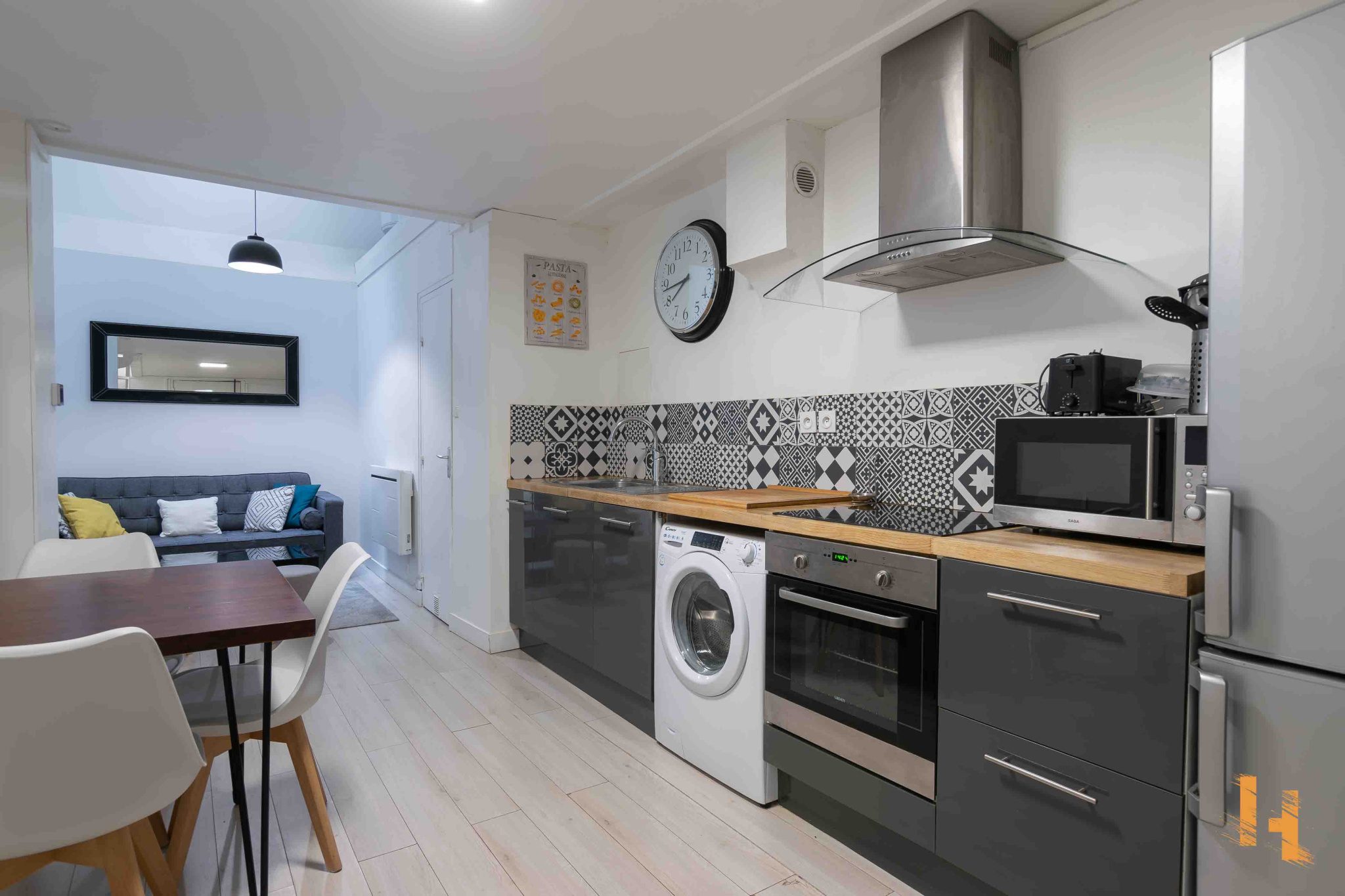 69006 - 13_cover.jpg