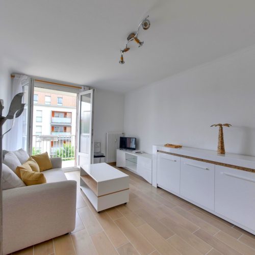 69100 - 40_cover.jpg